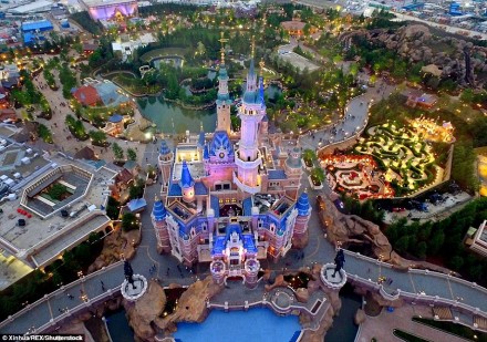 A Shanghai apre nuovo Disneyland